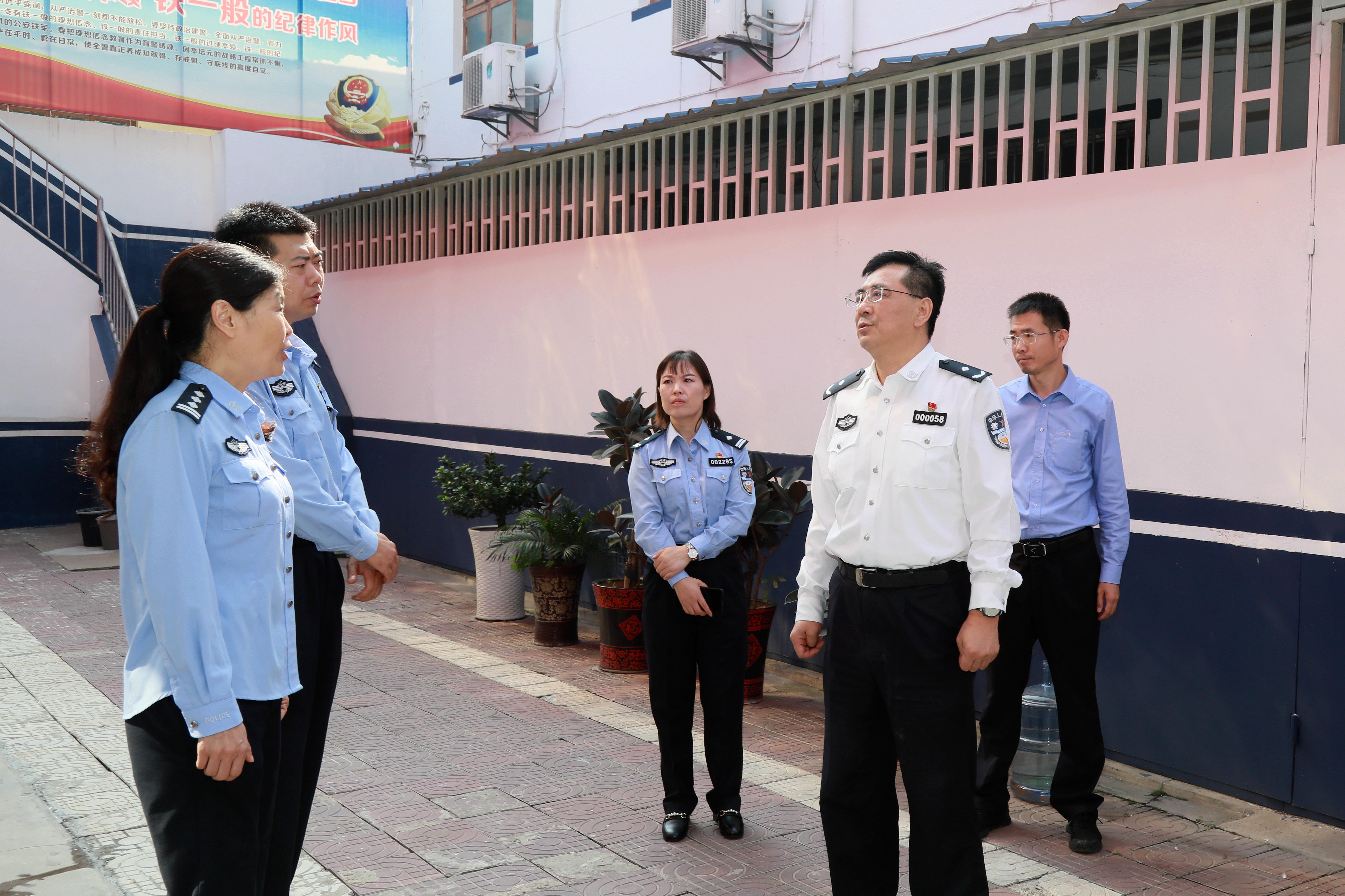 国庆盛况空前，全国欢庆新闻速递